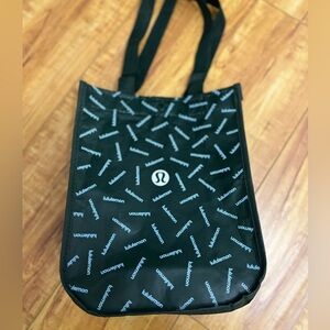 Lululemon reusable shopping bag